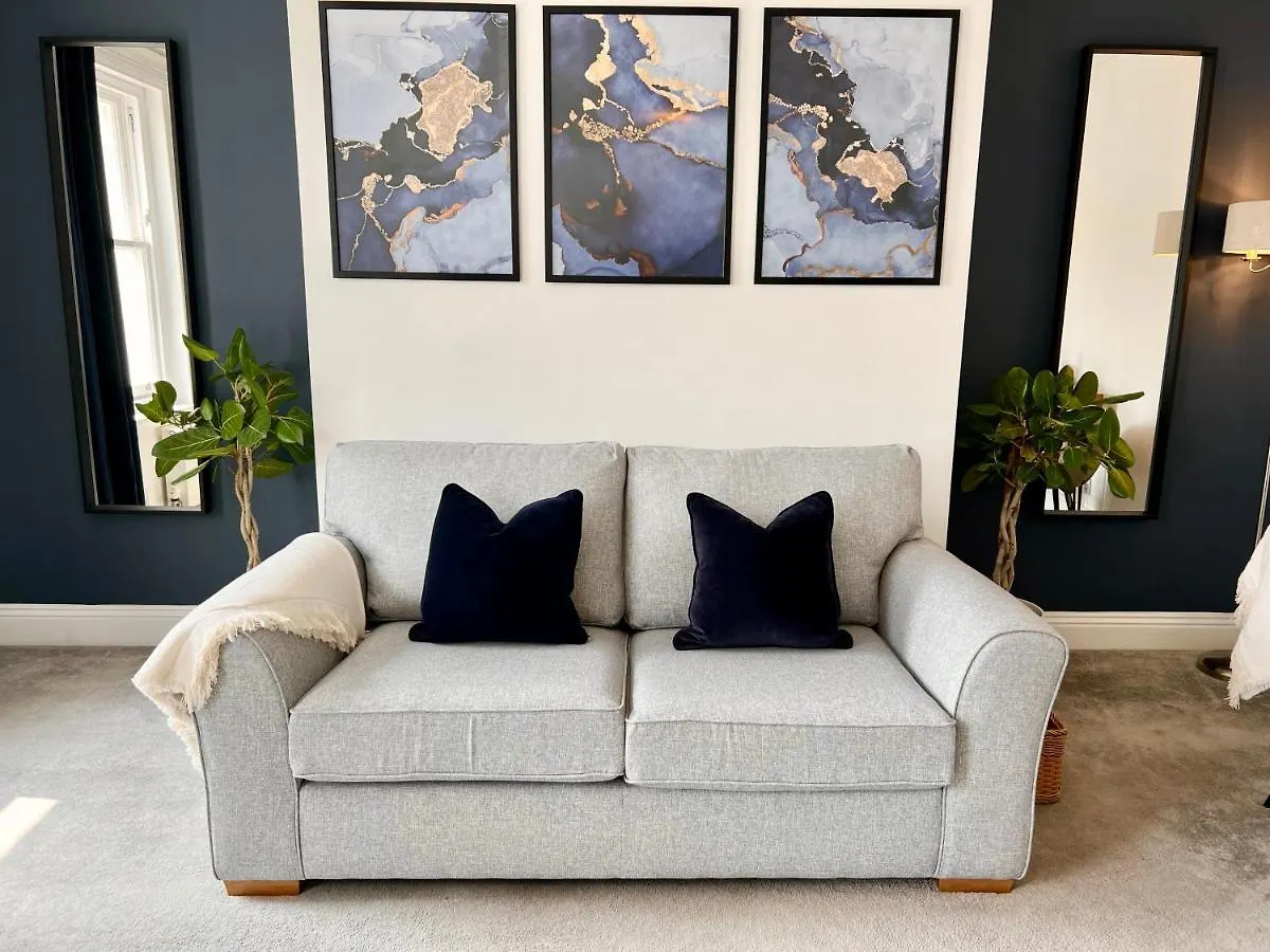 Azure Haven - Bournemouth Apartment