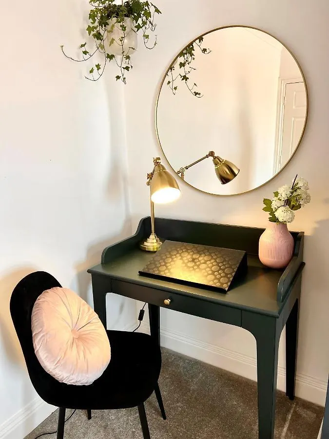 Azure Haven - Bournemouth Apartment